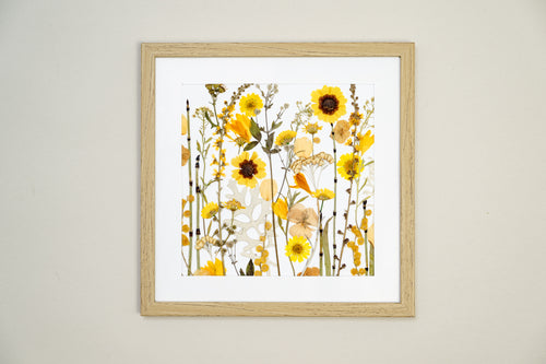 Botanical Series N° 1, geperste bloemen in kader, foto 1