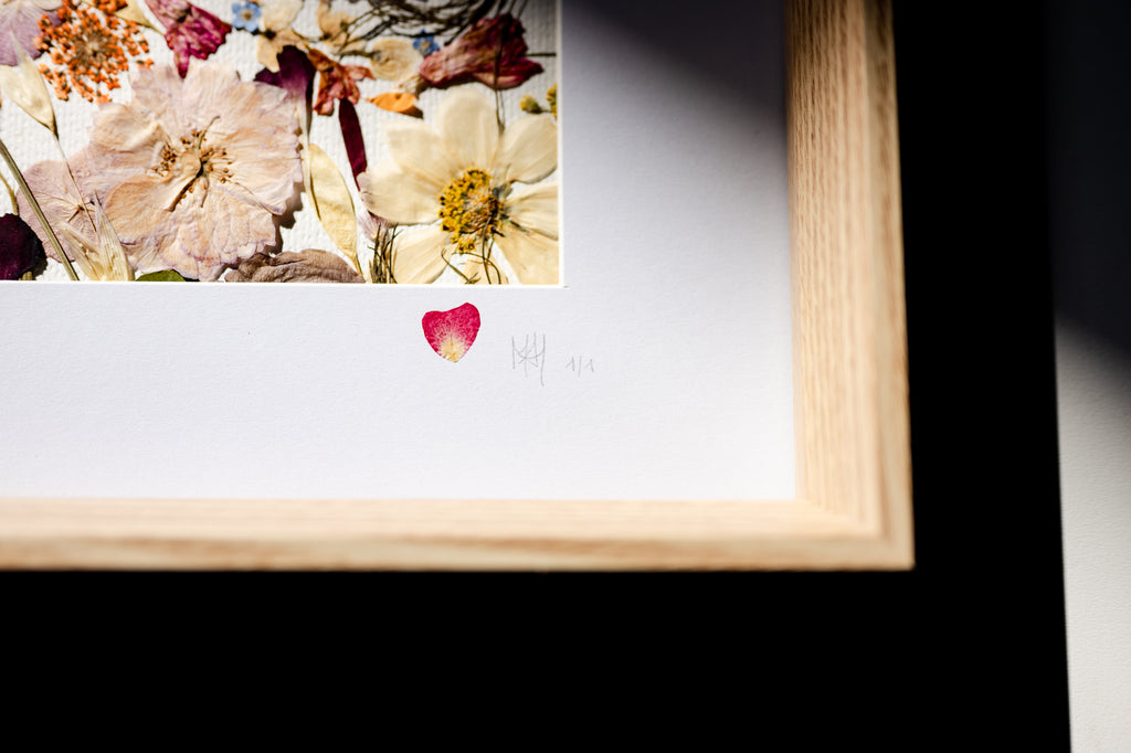 Botanical Series N° 4, geperste bloemen in kader, foto 4