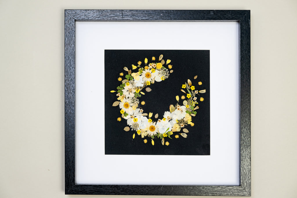 Botanical Series N° 8, geperste bloemen in kader, foto 1
