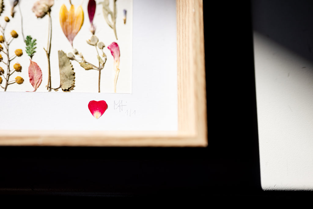 Botanical Series N° 13, geperste bloemen in kader, foto 5