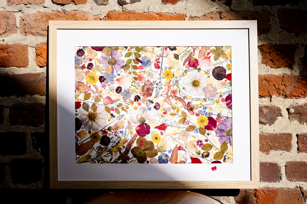 Botanical Series N° 30, geperste bloemen in kader, foto 2
